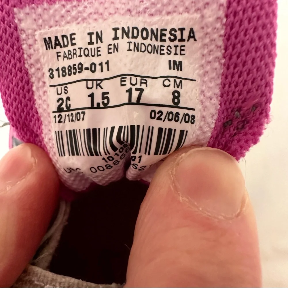 Nike‎ Kids Sneakers - Silver and Pink